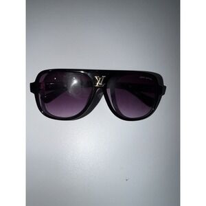 Louis Vuitton Full Rim Matte Black Frame Designer Sunglasses